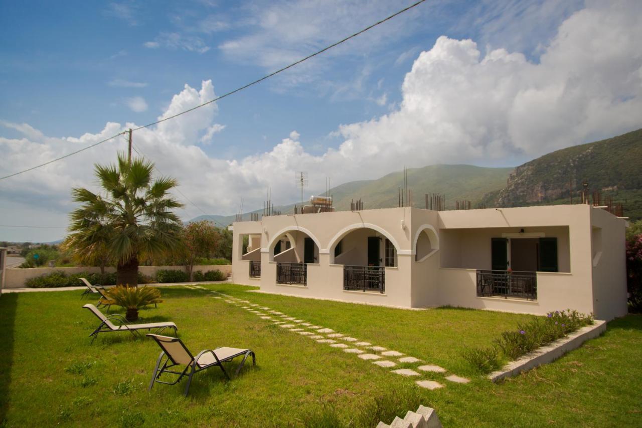 אליקס Tropical Apartments מראה חיצוני תמונה