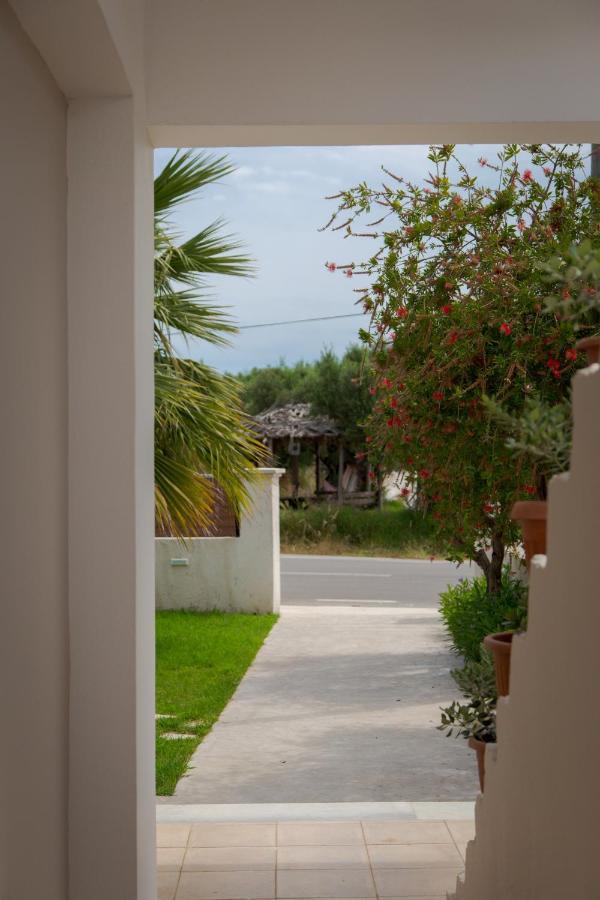 אליקס Tropical Apartments מראה חיצוני תמונה