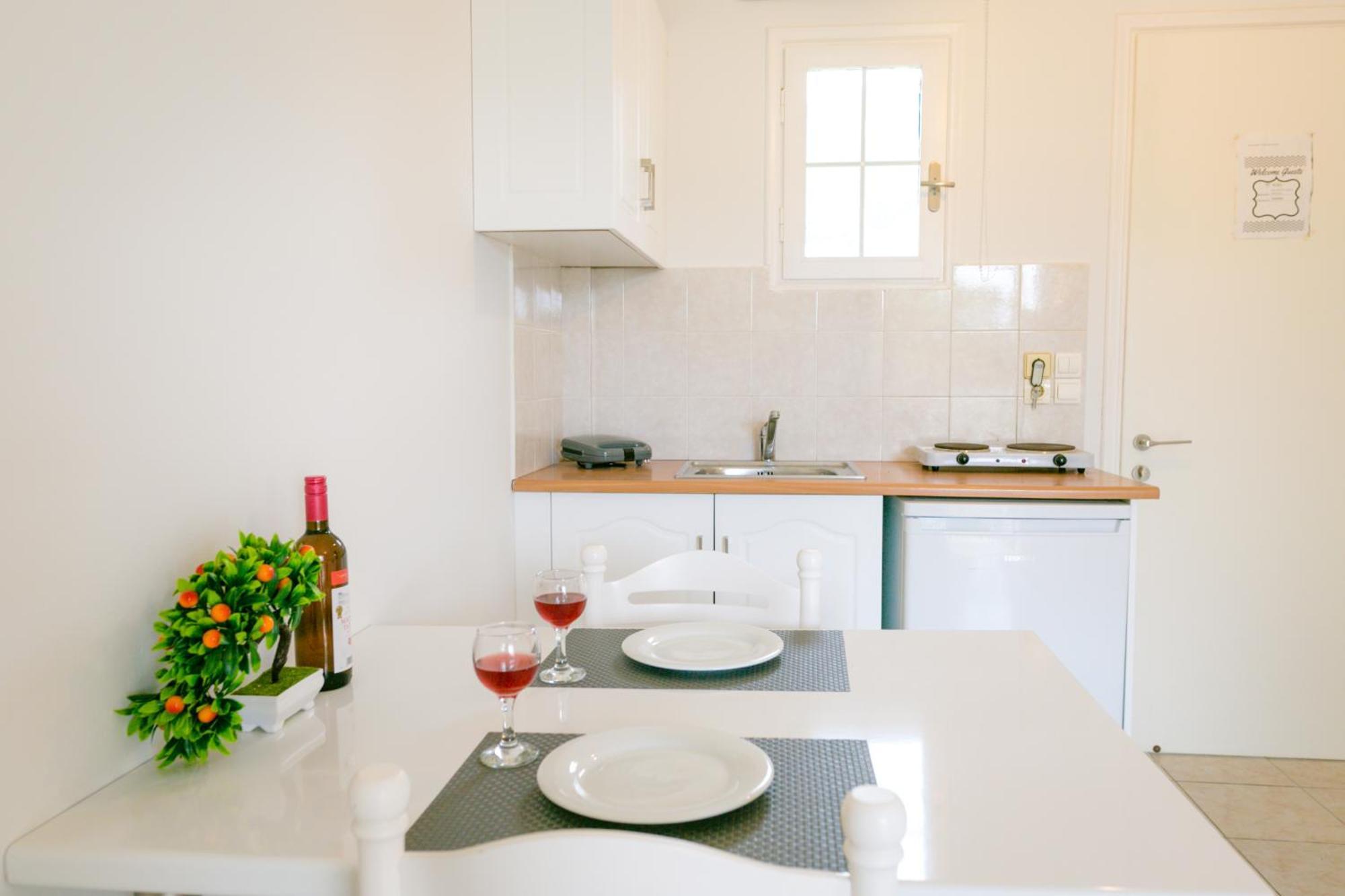 אליקס Tropical Apartments מראה חיצוני תמונה